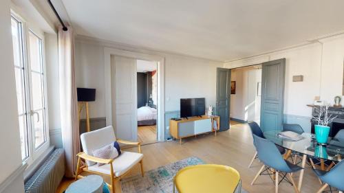 Historic Center Apartamento | L'Appart du Quai avec Terrasse