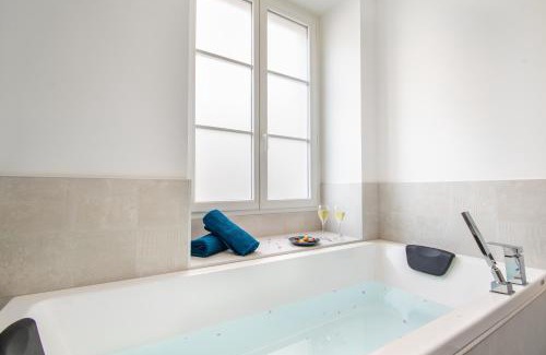 Richebourg - Saint-Clement Apartamento | L'Appartement des Ducs avec Baignoire Double