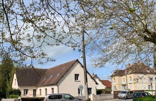 Montmarault Cama Y Desayuno | L'Arbre de Vie