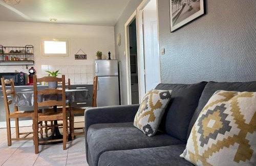 Miroir - Batignolles Apartamento | L'Arbre de Vy - T2 42m2 indépendant, 5 pers, garage, proche Gare