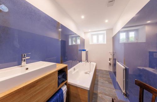 La Bourboule Casa | L'Arverne du Rocher - Maison vue montagne