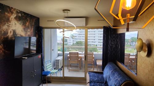 Villeneuve Loubet Beach Apartamento | L'ASTRONAUTE - Balcon vue mer - CLIM - place parking privée - Marina baie des anges