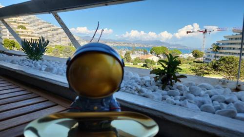 Villeneuve Loubet Beach Apartamento | L'ASTRONAUTE - Balcon vue mer - CLIM - place parking privée - Marina baie des anges
