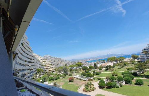 Villeneuve Loubet Beach Apartamento | L'ASTRONAUTE - Balcon vue mer - CLIM - place parking privée - Marina baie des anges