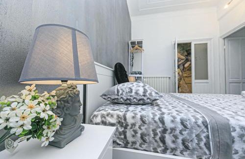 San Fruttuoso Apartamento | L' Atelier comodo al centro - Parcheggio privato - Zona Ospedale San Martino