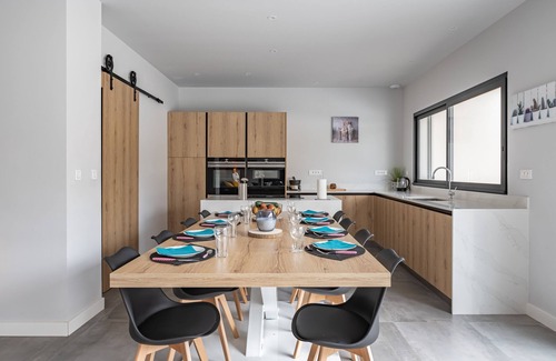 Laroque-des-Alberes Casa | L'Attrape Rêves - Cuatro Habitaciones Casa, Capacidad 10