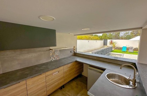 Laroque-des-Alberes Casa | L'Attrape Rêves - Cuatro Habitaciones Casa, Capacidad 10