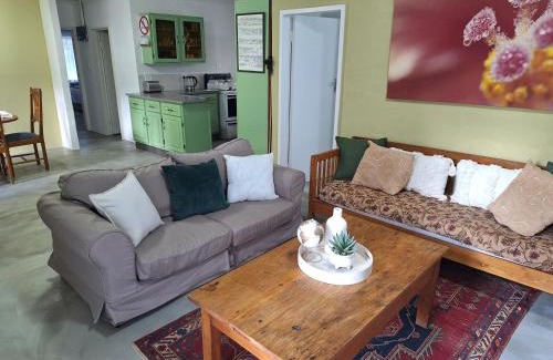 Cathkin Park Casa | L Chiam Self-Catering Cottage