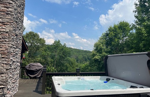 Young Harris Cabina | L&D Mountain Retreat Cabin far from the Hustles and Bustles of the City