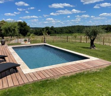 Saint-Meard-de-Gurcon Casa | L Ecrin de Bricabeau Longère en pierres avec piscine privative