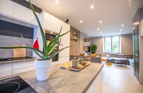 Dieulouard Casa | L'escapade Passionnée-balnéo-clim-maison Moderne