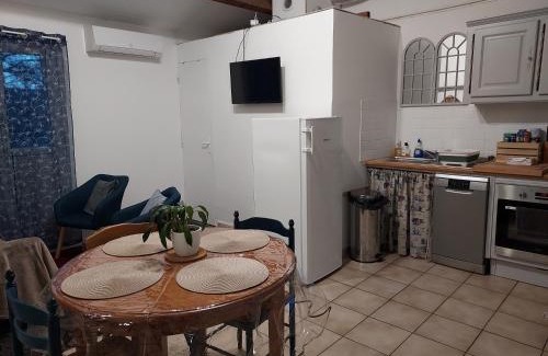 Rocbaron Apartamento | L'esquiróu