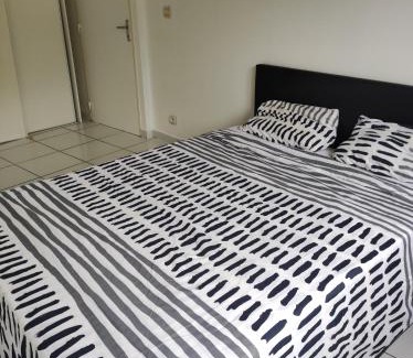 L'Etang-Sale Apartamento | L'ETANG SALE APPART 2 CHAMBRES