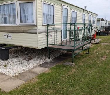 Ingoldmells Apartamento | L&g FAMILY HOLIDAYS 6 BERTH CORAL BEACH LAURA FAMILYS ONLY AND LEAD PERSON MUST BE OVER 30