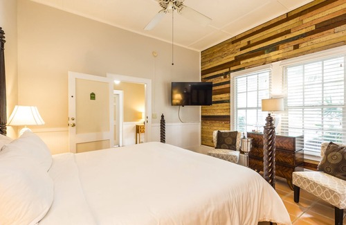 Historic Seaport Casa | L'Habitation Guest House