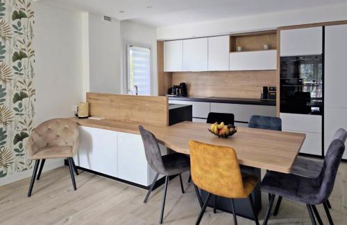 Annecy Apartamento | L'HARMONIE, Appartement 2 chambres proche du lac, calme et lumineux