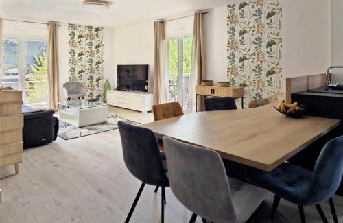 Annecy Apartamento | L'HARMONIE, Appartement 2 chambres proche du lac, calme et lumineux
