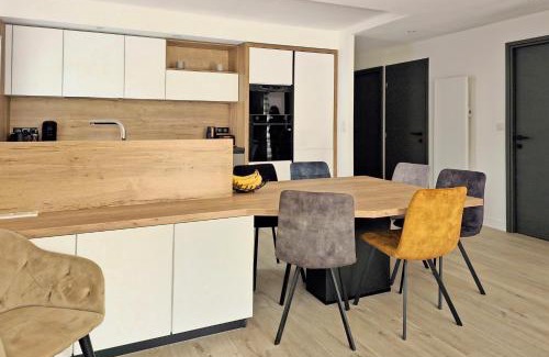 Annecy Apartamento | L'HARMONIE, Appartement 2 chambres proche du lac, calme et lumineux