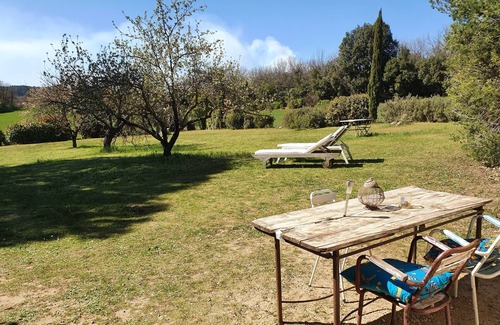 Rustrel Casa | The Iguana of the lodgings at the foot of the Colorado Provençal