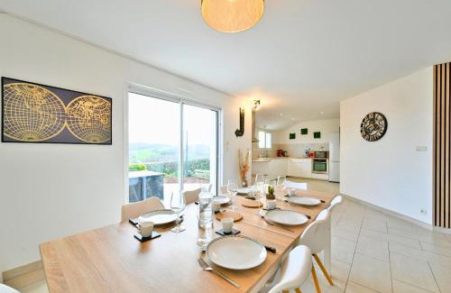 Sevremont Casa | L'Instant de Sérénité Panorama et Style