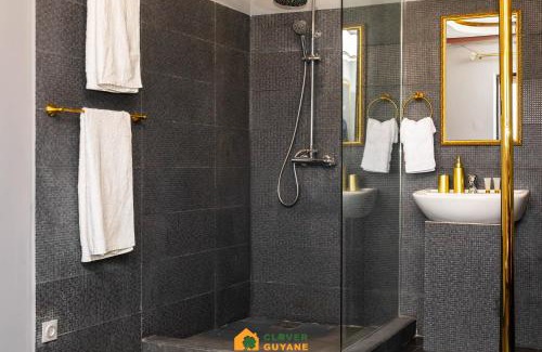 Cayenne Apartamento | L'interdit Love Room - Miroir au plafond 2x2m