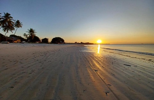 Dar es Salaam Cama Y Desayuno | L&J Modern Backpackers Kigamboni Beach House