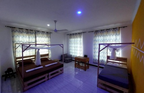 Dar es Salaam Cama Y Desayuno | L&J Modern Backpackers Kigamboni Beach House