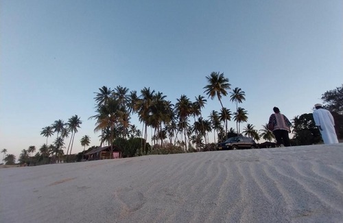 Dar es Salaam Cama Y Desayuno | L&J Modern Backpackers Kigamboni Beach House