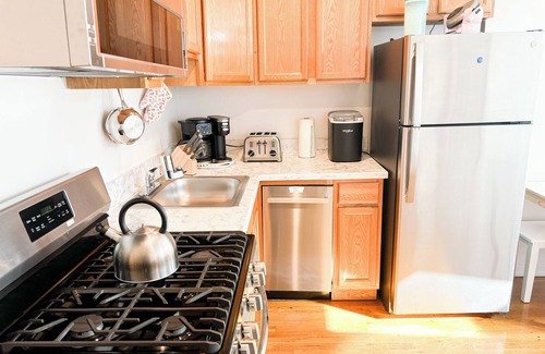 Bedford-Stuyvesant Apartamento | @L @@ K!😍 Utopía iluminada por el sol, 3 habitaciones en piedra rojiza de 20 pies de ancho