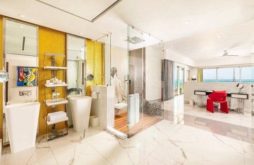 Playa Mujeres Complejo | L&L Collection Muses Cancun Corner Suite