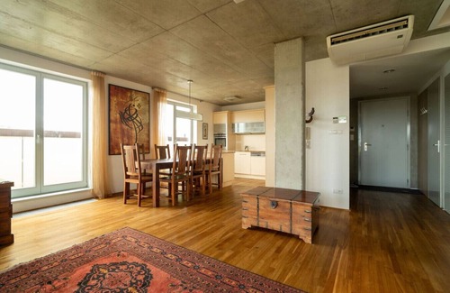 Prague 9 Apartamento | L´Ocelot Premium Apartment - AC, 2 floors