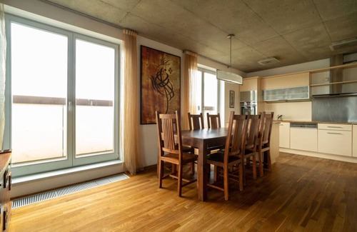 Prague 9 Apartamento | L´Ocelot Premium Apartment - AC, 2 floors