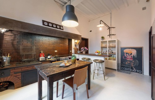 Compiobbi Apartamento | L'Oleandro Apartment in villa with exclusive pool