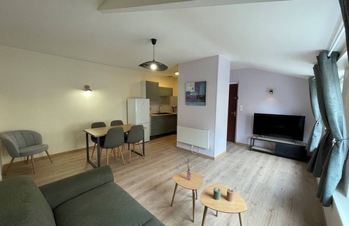 Ardres Apartamento | L'olive - fitted kitchen, city center, fiber