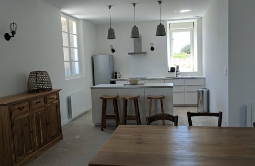 Saint-Colomb-de-Lauzun Villa | L'Ostau, Charme et Piscine, 6p en Périgord, 135m2