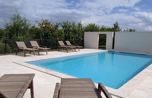 Saint-Colomb-de-Lauzun Villa | L'Ostau, Charme et Piscine, 6p en Périgord, 135m2