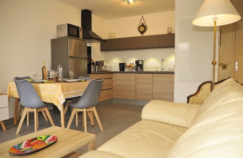 Plan-de-la-Tour Apartamento | L Oustalet encantador apartamento en el corazón del pueblo
