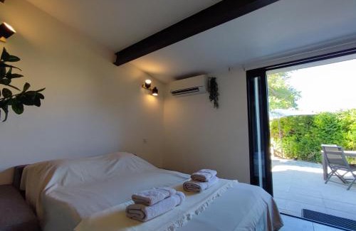Roquefort-la-Bedoule Apartamento | L'OUSTO - Studio avec magnifique Terrasse à 5 min de Cassis