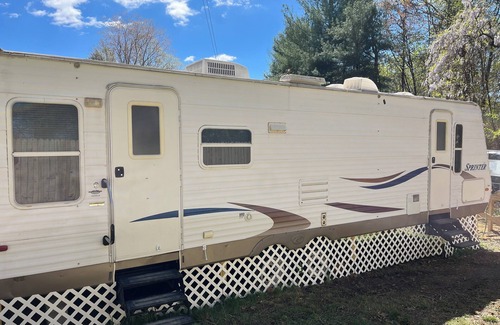 Stokes Casa | L & R Ranch Rv Camping, on the farm