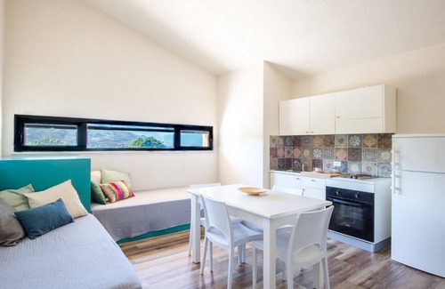 Castellammare del Golfo Apartamento | L Ulivo Blu - Two-bedroom With Seaview Balcony