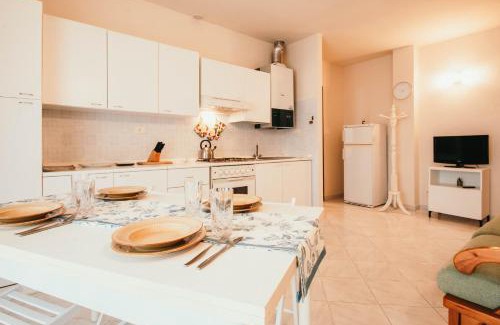 Luni Mare Apartamento | L'Ulivo - Lakeside L&B