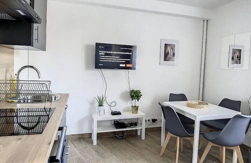 Livry-Gargan Apartamento | L03 - Aéroport, Paris, Disney, Parc des Expositions by Villa Dengous