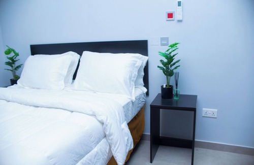 North Legon Hotel | L57 SUITES