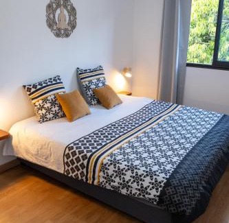 Petite-ÃŽle Villa | La Ŵilla, piscine et parking privatif, accès mer et sentiers!