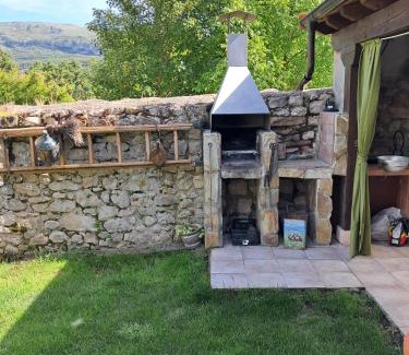 Villarcayo Casa | La antigua escuela bajo la Tesla