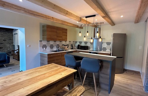 Lavigerie Casa | 🏡 La Bòria del Puei - Gîte de Charme au Pied du Puy Mary 🌄