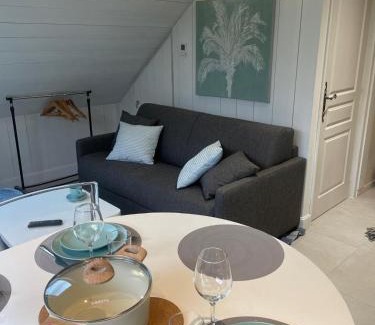 Duingt Cama Y Desayuno | La Baie des Voiles 2 chambres 4 à 6 personnes au bord du lac plage privée