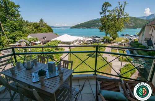 Duingt Apartamento | La Baie des Voiles, FEET IN THE CRYSTAL WATERS, 9 Apts from studio to Duplex by LLA SELECTIONS