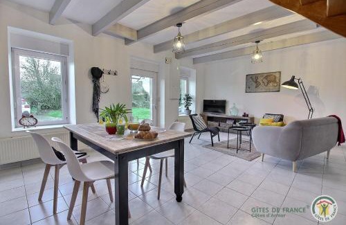 Saint-Jean-Kerdaniel Casa | La balancoire