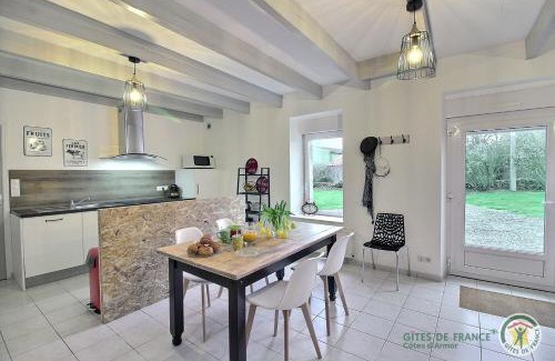 Saint-Jean-Kerdaniel Casa | La balancoire